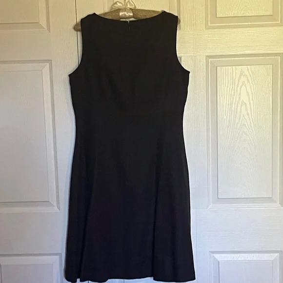 Chic Black Sleeveless A-line Dress - Picture 4 of 5